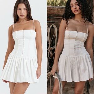 House of CB Marcy white pleated mini dress nwt size M regular cup